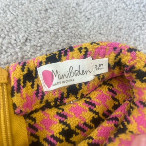 Mini Boden Yellow and Pink Houndstooth Skirt with Dog Design - Picture 3 of 5